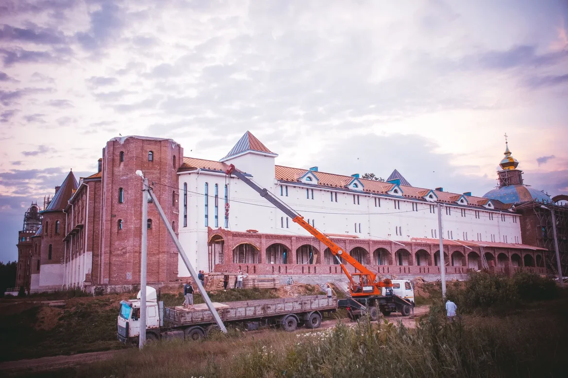 Завершение строительства монастыря