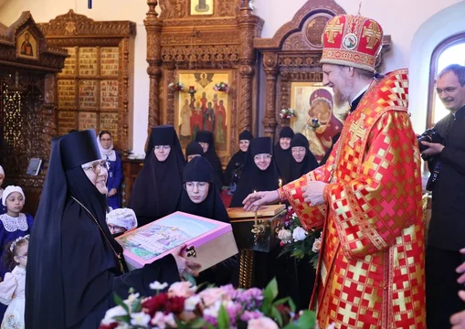 Архиерейское Богослужение на праздник святых Жен-мироносиц
